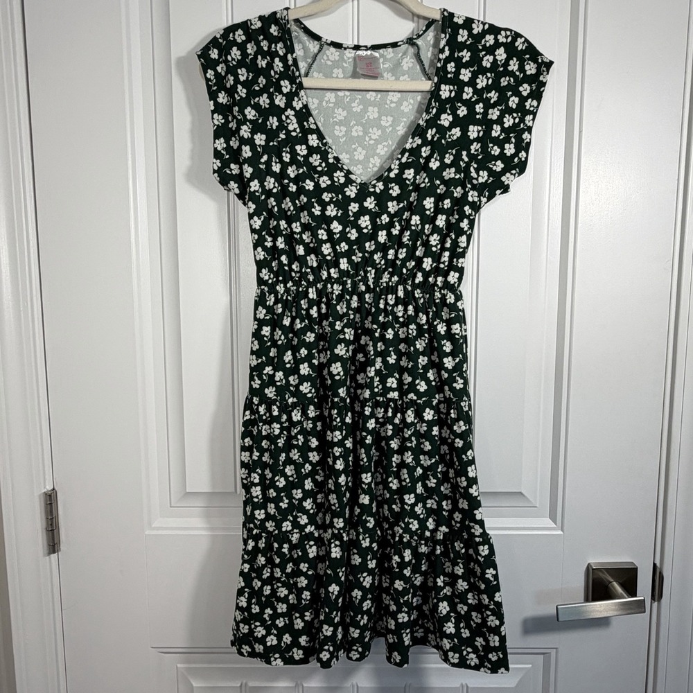 No Boundaries Women/Teen's Green Floral Tiered Dress Short Sleeve Size S 3-5